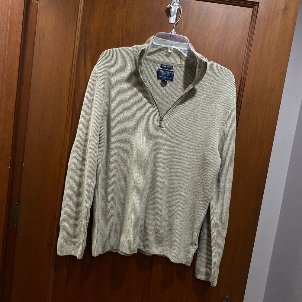 Comfy American Eagle Men’s Sweater